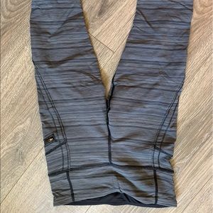 Grey Lululemon Cropped Leggings